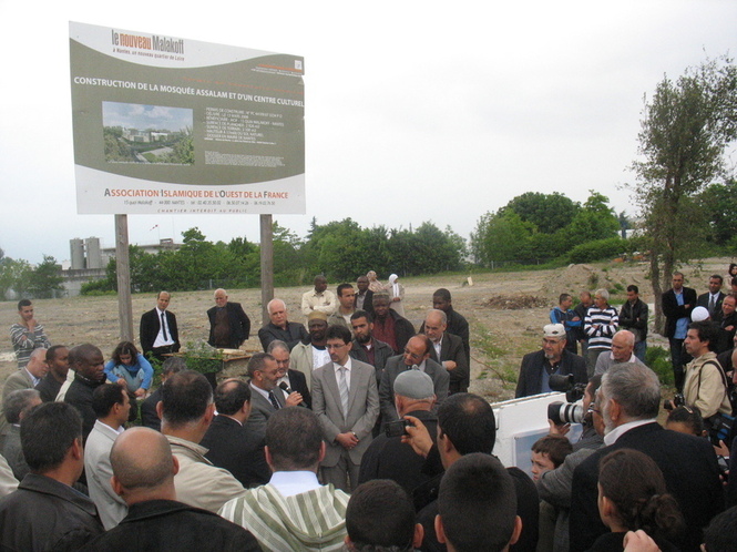 Inauguration des travaux du centre islamique Assalam, Ã Nantes, le 10 mai 2009. Inauguration des travaux du centre islamique Assalam, Ã Nantes, le 10 mai 2009.