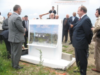 Pose de la première pierre du futur centre islamique, en présence de Lhaj Thami Breze (à g.), président de l'UOIF, et de Pascal Bolo (à dr.), adjoint au maire de Nantes. Pose de la première pierre du futur centre islamique, en présence de Lhaj Thami Breze (à g.), président de l'UOIF, et de Pascal Bolo (à dr.), adjoint au maire de Nantes.