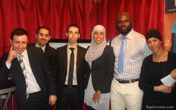 Élèves de la première promotion de finance islamique au salon du Bourget