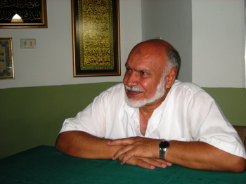 M. Amer, imam de la mosquée de Santa Cruz (© 2010 Sarah Burkhalter). M. Amer, imam de la mosquée de Santa Cruz (© 2010 Sarah Burkhalter).