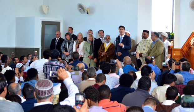 Le Premier ministre du Canada Justin Trudeau s'est rendu à la mosquée d'Ottawa pour présenter ses vœux auprès des musulmans pour l'Aïd al-Adha. © Karen McCrimmon