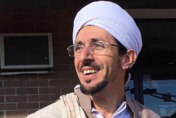 Hamdi Ben Aïssa, un dignitaire musulman canadien, s'est rendu en France, à Saint-Etienne-du-Rouvray, pour témoigner sa solidarité auprès des catholiques.