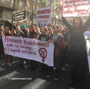 Les féministes révolutionnaires à la manifestation en faveur d'Adama Traoré. © Saphirnews.com Les féministes révolutionnaires à la manifestation en faveur d'Adama Traoré. © Saphirnews.com