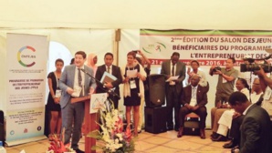 A la remise des prise de la Confejes. © Ministère de la Ville, de la Jeunesse et des Sports A la remise des prise de la Confejes. © Ministère de la Ville, de la Jeunesse et des Sports