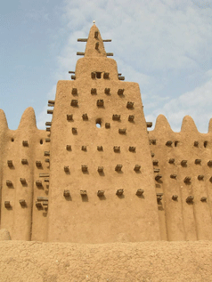 Aux XVe et XVIe siècles, la cité de Djenné (Mali) a été un foyer de diffusion de l’islam. Elle a été classée, en 2016, sur la liste du patrimoine mondial en péril. (photo : © Unesco)