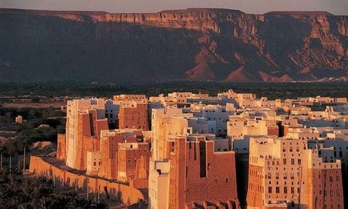 Ancienne ville de Shibam (Yémen) et son mur d'enceinte. © Unesco/Editions Gelbart