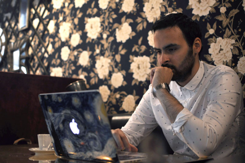 Rachid Sguini, alias Rakidd : « Je suis un mercenaire de l'engagement » Rachid Sguini, alias Rakidd : « Je suis un mercenaire de l'engagement »