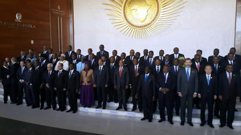 Photo de famille des chefs d’Etat et de gouvernement de l’Union Africaine, avec le Secrétaire général de l’ONU, Ban Ki-moon, à l’occasion de l’ouverture du sommet de l’UA, à Addis-Abeba, en Ethiopie, le 30 janvier 2015.