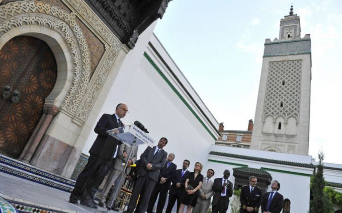 A la Grande Mosquée de Paris avec Bernard Cazeneuve, alors ministre de l'Intérieur.