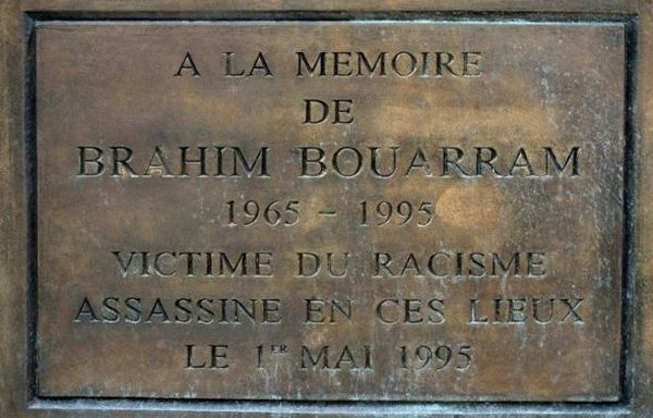 L'hommage de Macron et Mélenchon à Brahim Bouarram, victime de l'extrême droite