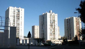 Présidentielle 2017 : Quelle politique promet Macron pour les banlieues ? Présidentielle 2017 : Quelle politique promet Macron pour les banlieues ?