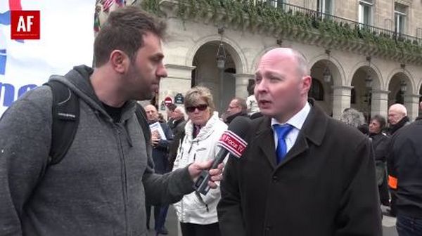 De l'islamophobie à la xénophobie, les constats d’un journaliste algérien au défilé FN (vidéo)