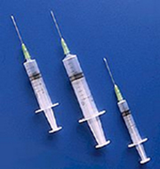 Des seringues sont distribuées gratuitement aux usagers de drogues, afin de réduire les risques d'infection.
