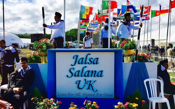 La Jalsa Salana est un rendez-vous annuel pour les Ahmadis, instauré depuis 126 ans. Elle a eu lieu cette année en Grande-Bretagne. © Asif Arif