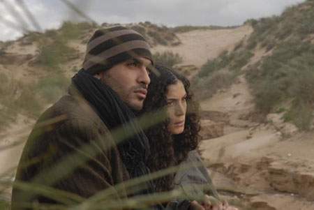 Présenté en clôture du Maghreb des films, « Harragas », de Merzak Allouache, raconte l’odyssée d’un groupe de jeunes Algériens en quête de l’Eldorado européen, qui traversent clandestinement la Méditerranée.
