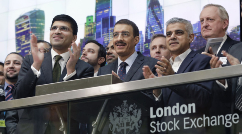 La Banque islamique de développement (BID), dirigé par Bandar Hajjar (au centre) a organisé, lundi 5 mars, un sommet réunissant les principaux acteurs de la finance islamique à la Bourse de Londres ainsi que le maire Sadiq Khan (à droite). © Freuds