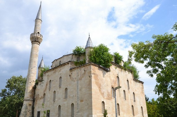 En Bulgarie, la mosquée Ibrahim Pacha, une bâtisse vieille de 500 ans, reste l'une des plus importantes œuvres architecturales ottomanes encore debout à notre époque.