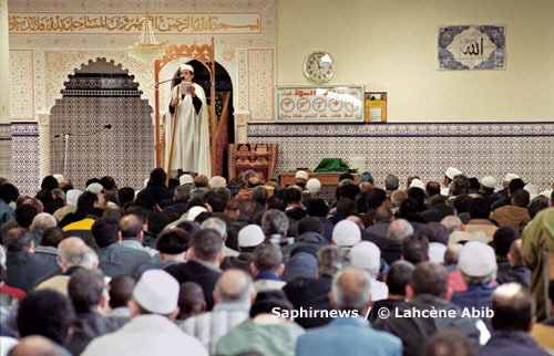 Pour son inauguration, la mosquée Al-Ihsan d'Argenteuil, dans le Val-d'Oise, aujourd'hui achevée, invite, ce lundi 28 juin, le Premier ministre François Fillon et le ministre de l'Intérieur en charge des cultes Brice Hortefeux.