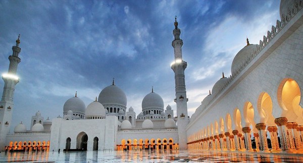 Depuis le mois du Ramadan 2018, des restrictions adoptées pour les mosquées des Emirats