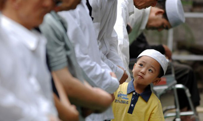La Chine poursuit une série de mesures de contrôle et de répression envers les Ouïgours. Dernière en date : un certain nombre de prénoms musulmans sont désormais interdits à l'état civil. (photo : news.cn)
