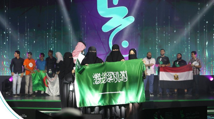 C’est une équipe féminine saoudienne qui a remporté le premier prix du hackathon du Hajj vendredi 3 août. Une équipe algérienne et égyptienne ont respectivement obtenu la deuxième et la troisième place. © SAFCSP