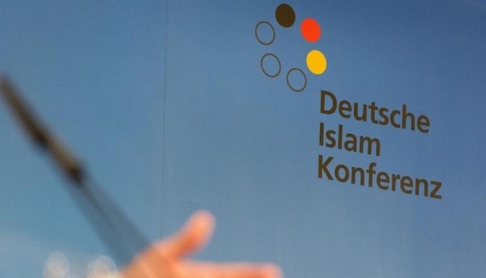Allemagne : le ministre de l'Intérieur change de ton envers les musulmans