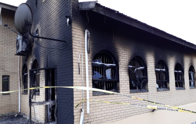 Afrique du Sud : une mosquée de Durban ravagée par un incendie criminel Afrique du Sud : une mosquée de Durban ravagée par un incendie criminel