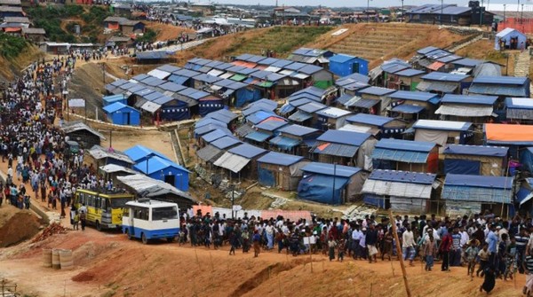 Le Bangladesh veut transférer 100 000 Rohingyas sur une île déserte