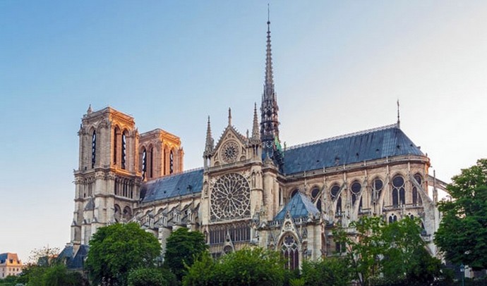 Hommage poétique à Notre-Dame de Paris