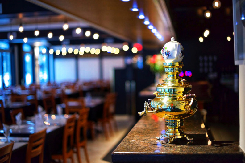 Plus de 500 cafés et restaurants de Téhéran fermés pour atteinte à la « morale islamique » Plus de 500 cafés et restaurants de Téhéran fermés pour atteinte à la « morale islamique »