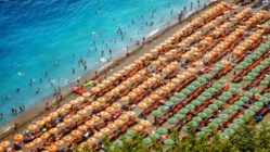 La nécessaire mutation du tourisme vers un modèle durable et éco-responsable La nécessaire mutation du tourisme vers un modèle durable et éco-responsable