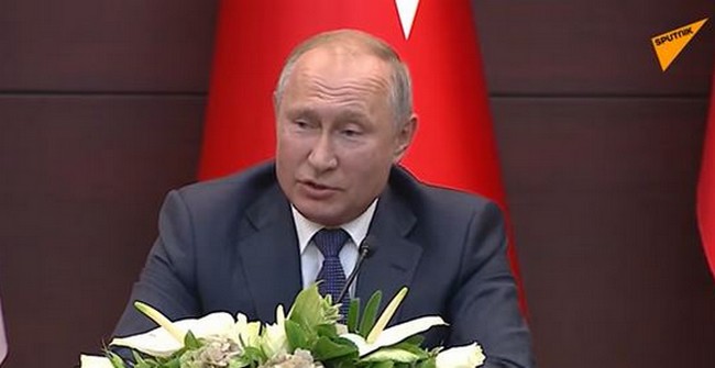 Quand Vladimir Poutine cite le Coran pour inviter l’Arabie Saoudite à acheter des armes russes