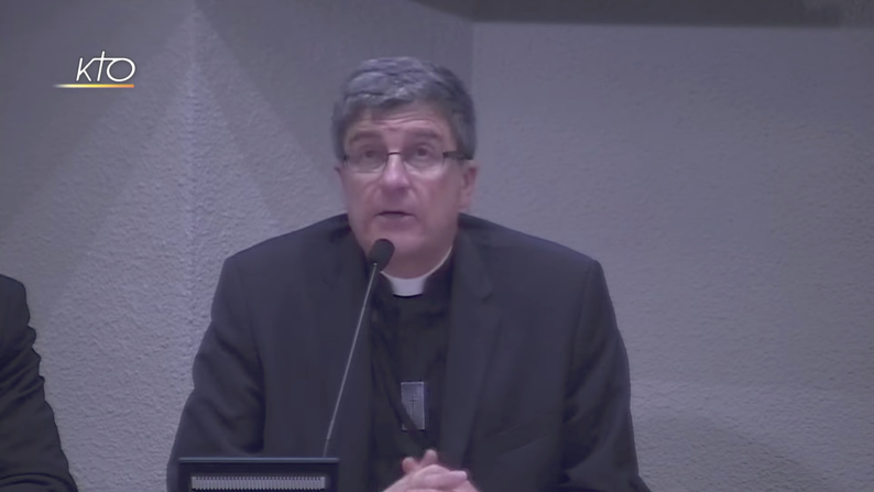 La Conférence des évêques de France déplore les « crispations » autour du voile La Conférence des évêques de France déplore les « crispations » autour du voile