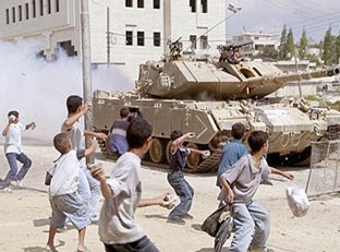 Seigneur! 100 terroristes attaquent Israël !!
