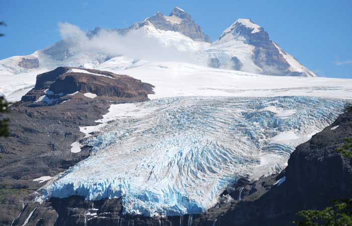 Le glacier Castaño Overo, un glacier de petite taille situé dans le Parc national Nahuel Huapi, sur la partie argentine du volcan inactif Tronador. 2011. © Pierre Pitte