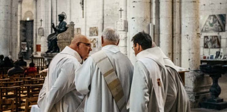 Après Conflans et Nice, des hommes d'église s'opposent ouvertement aux caricatures religieuses Après Conflans et Nice, des hommes d'église s'opposent ouvertement aux caricatures religieuses