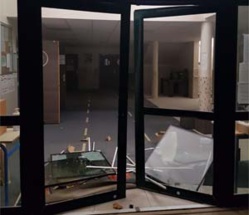 La mosquée de Brétigny-sur-Orge victime d'une attaque à la voiture-bélier, le maire en soutien La mosquée de Brétigny-sur-Orge victime d'une attaque à la voiture-bélier, le maire en soutien