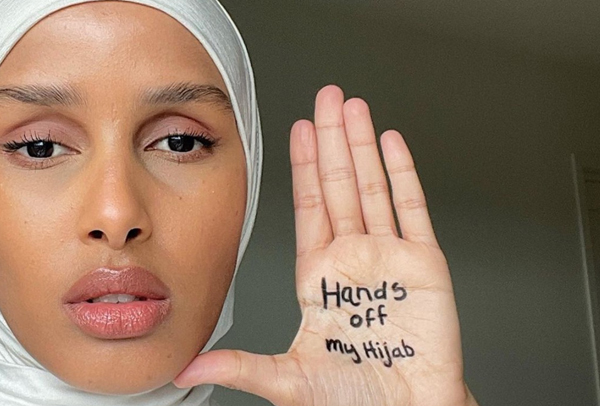 #HandsOffMyHijab, une campagne de protestation face à l'offensive anti-voile du Sénat