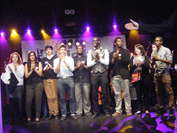 Les membres de l'association Les Indivisibles lors de la 5e cérémonie des Y'a Bon Awards.
