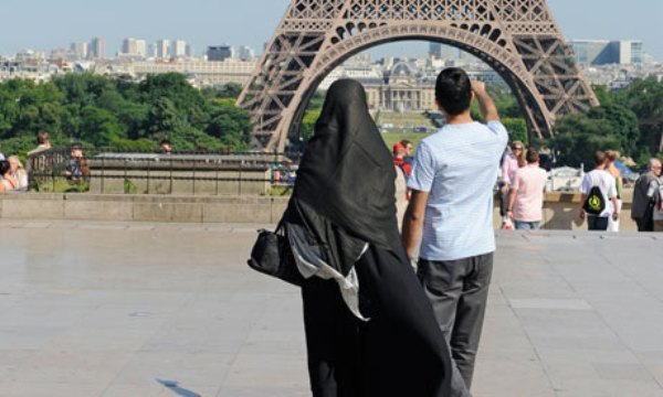 Linterdiction Du Niqab En France Débattue à La Cedh