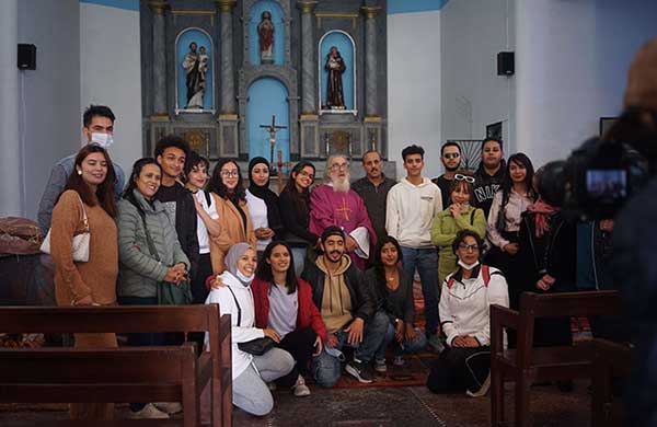 En cette période de Noël, des rassemblements regroupant chrétiens, juifs et musulmans autour d’une « bûche de la fraternité » ont été organisés, dimanche 19 décembre, dans plusieurs villes du Maroc. © Facebook/Marocains Pluriels