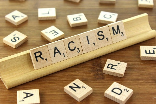 Les mots piégés du débat républicain : à l’assaut du mot « racisme »