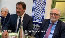 A la Grande Mosquée de Paris, le soutien à Macron au menu d'un iftar très politique A la Grande Mosquée de Paris, le soutien à Macron au menu d'un iftar très politique