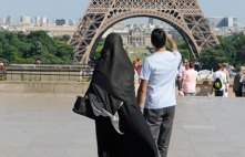 Deux juges de la CEDH contre l’interdiction de la loi anti-niqab
