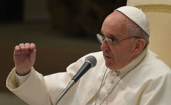 Charlie Hebdo : le pape refuse l'insulte à la foi