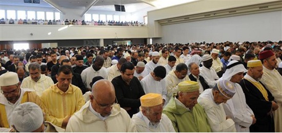 Des mosquées incitées à élever une prière pour la France les vendredis