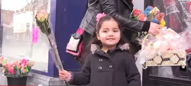 Après l'attentat contre Charlie Hebdo, des musulmans ont organisé une opération de distribution de roses le 31 janvier à Verviers, en Belgique. Le même jour, une action similaire s'est déroulée à Grenoble.