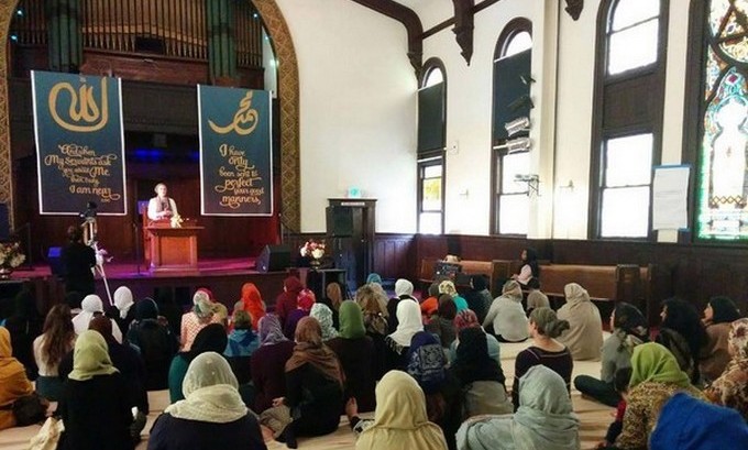 Une mosquée uniquement réservée aux femmes fait sensation à Los Angeles. La Women's Mosque of America a organisé sa première prière du vendredi le 30 janvier (photo).