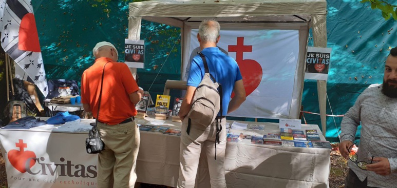 Le gouvernement acte la dissolution du groupe catholique intégriste Civitas, voici pourquoi Le gouvernement acte la dissolution du groupe catholique intégriste Civitas, voici pourquoi