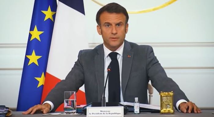 Emmanuel Macron lors d'un Conseil des ministres tenu en juillet 2023. © Capture écran Elysée